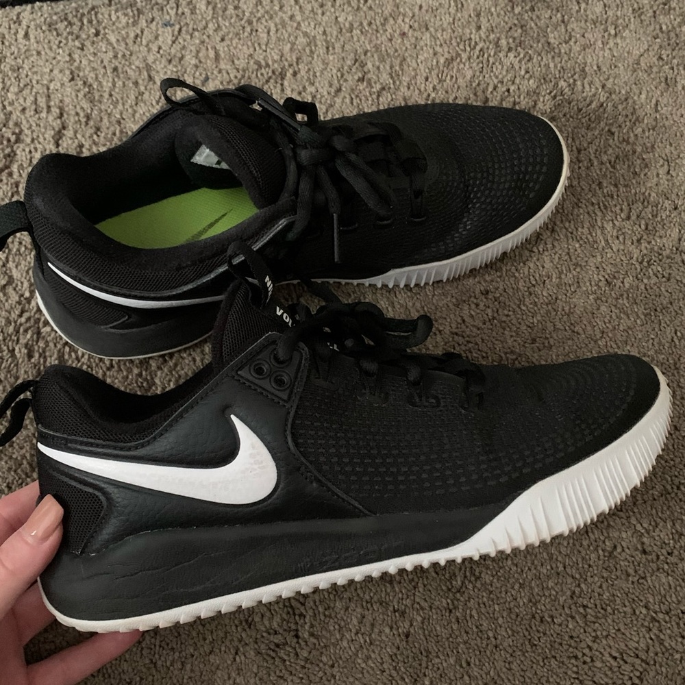 Women’s volleyball court shoes